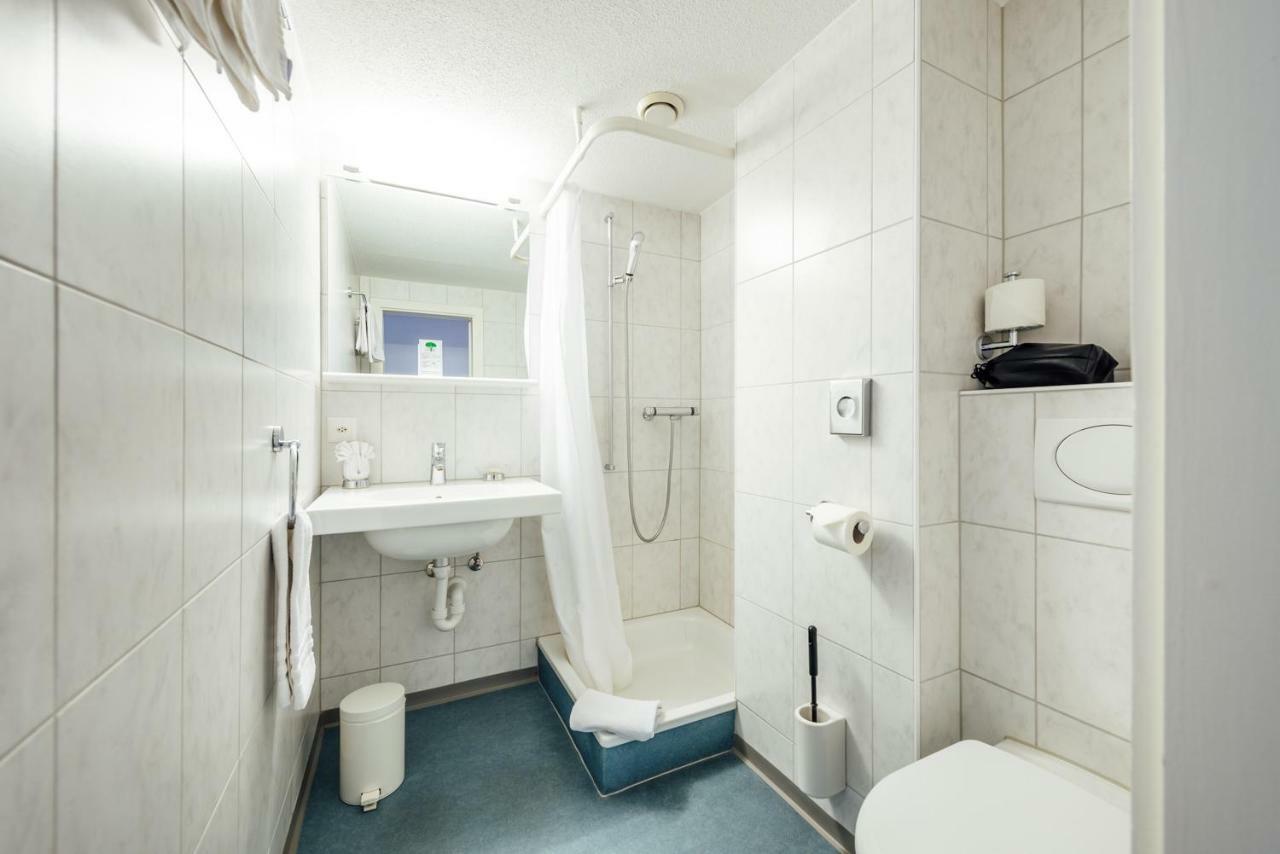 Hotel-Restaurant Bellevue フリムス エクステリア 写真